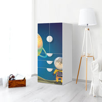 Möbelfolie Young Explorer - IKEA Smastad kombiniert - 3 Schubladen und 2 kleine Türen - Kinderzimmer
