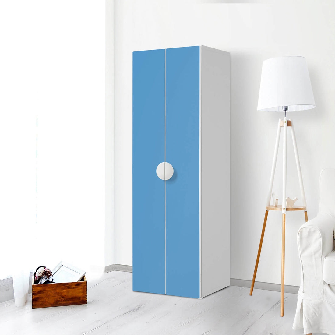 Selbstklebende Folie Blau Light - IKEA Smastad kombiniert - 2 große Türen und 2 kleine Türen - Kinderzimmer