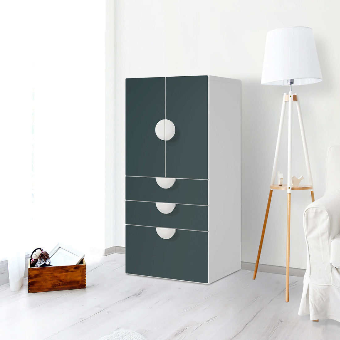 Möbelfolie Blaugrau Dark - IKEA Smastad kombiniert - 3 Schubladen und 2 kleine Türen - Kinderzimmer