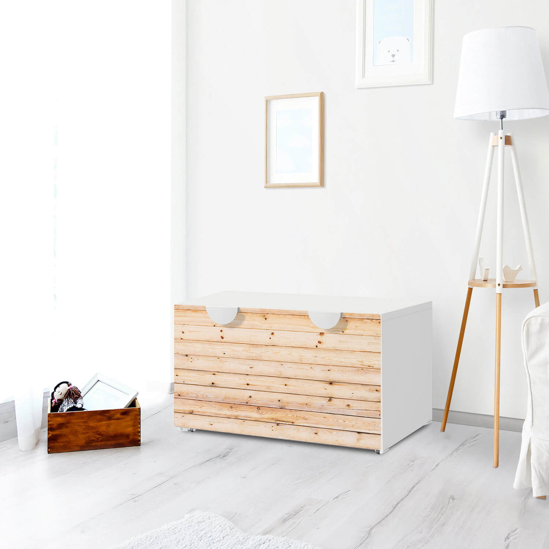 Möbelfolie Bright Planks - IKEA Smastad Bank mit Kasten - Kinderzimmer