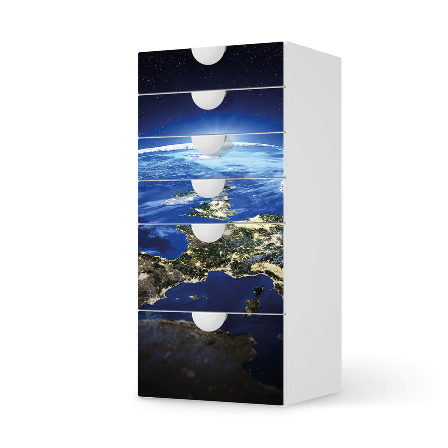 Klebefolie für Möbel Earth View - IKEA Smastad Kommode - 6 Schubladen  - weiss