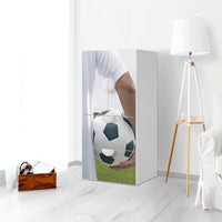 Möbelfolie Footballmania - IKEA Smastad kombiniert - 2 Schubladen und 2 kleine Türen - Kinderzimmer