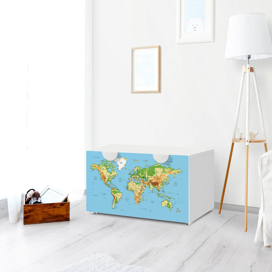 Möbelfolie Geografische Weltkarte - IKEA Smastad Bank mit Kasten - Kinderzimmer