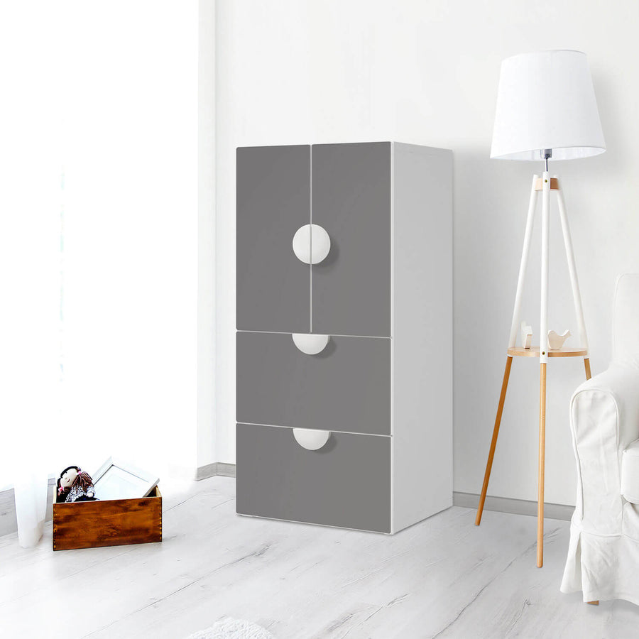 Möbelfolie Grau Light - IKEA Smastad kombiniert - 2 Schubladen und 2 kleine Türen - Kinderzimmer