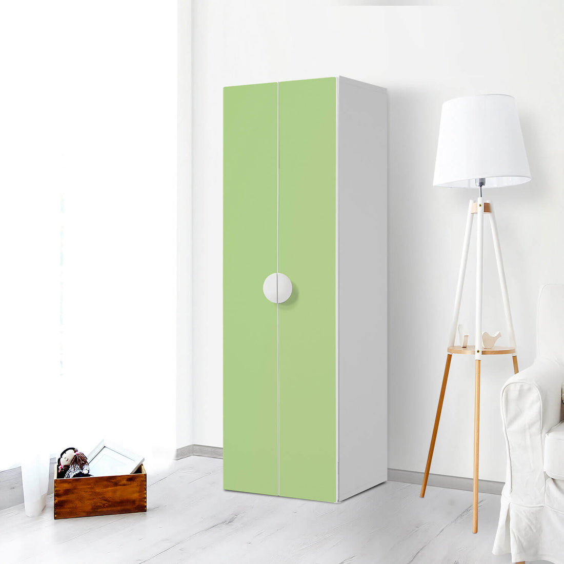 Selbstklebende Folie Hellgrün Light - IKEA Smastad kombiniert - 2 große Türen und 2 kleine Türen - Kinderzimmer