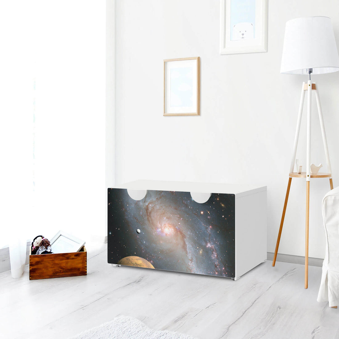 Möbelfolie Milky Way - IKEA Smastad Bank mit Kasten - Kinderzimmer