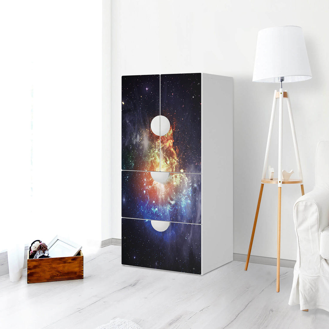Möbelfolie Nebula - IKEA Smastad kombiniert - 2 Schubladen und 2 kleine Türen - Kinderzimmer