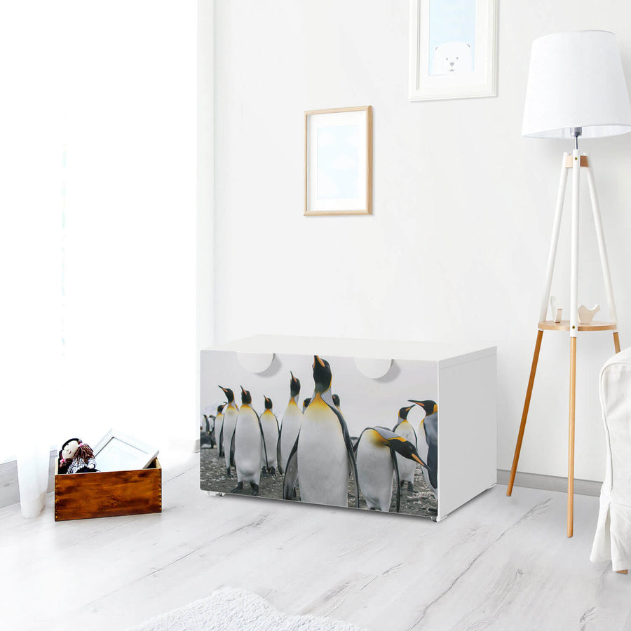 Möbelfolie Penguin Family - IKEA Smastad Bank mit Kasten - Kinderzimmer