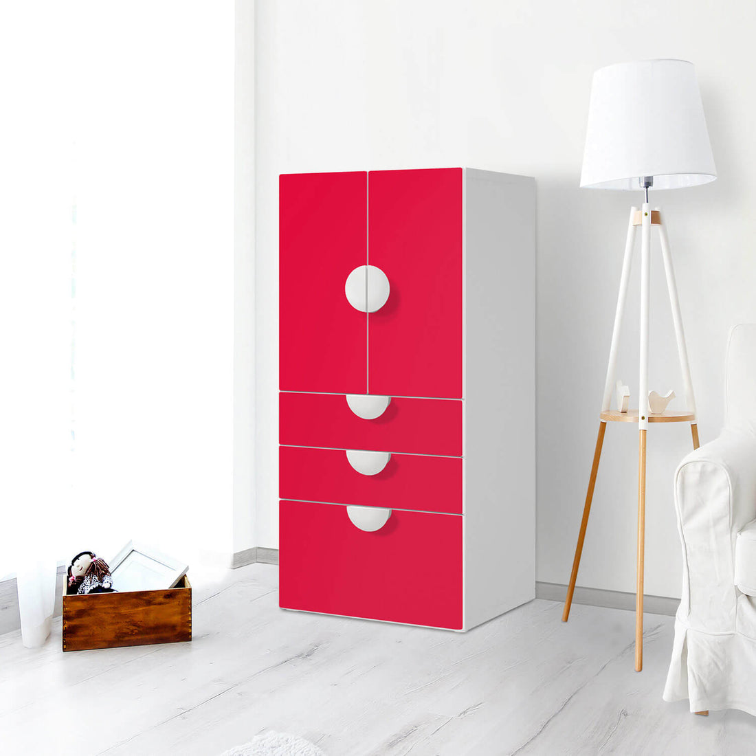 Möbelfolie Rot Light - IKEA Smastad kombiniert - 3 Schubladen und 2 kleine Türen - Kinderzimmer