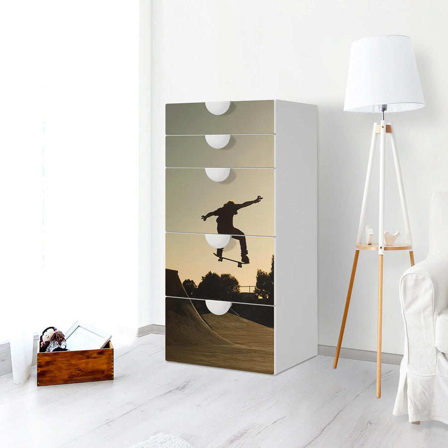 Möbel Klebefolie Skater - IKEA Smastad Kommode - 5 Schubladen - Kinderzimmer
