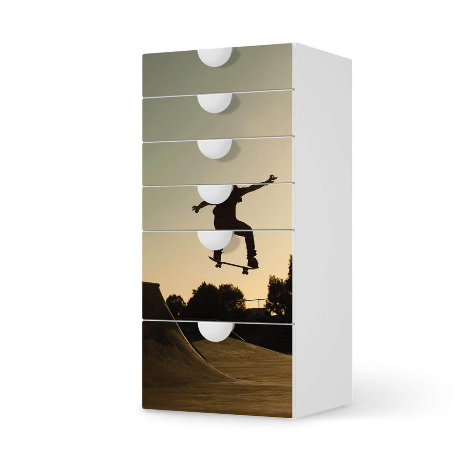 Klebefolie für Möbel Skater - IKEA Smastad Kommode - 6 Schubladen  - weiss