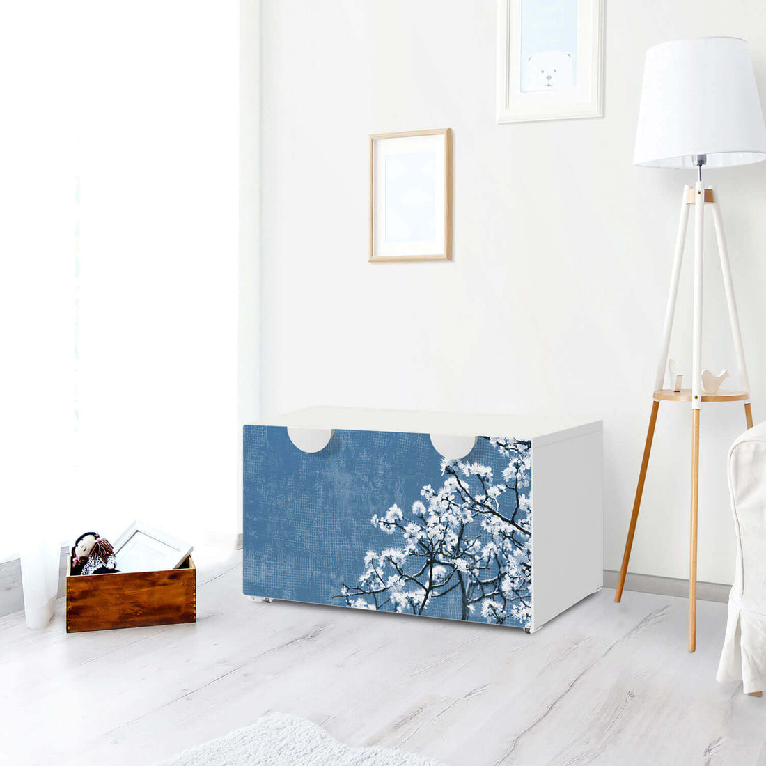 Möbelfolie Spring Tree - IKEA Smastad Bank mit Kasten - Kinderzimmer