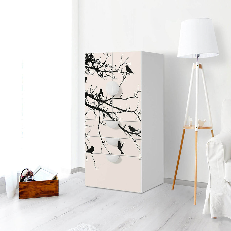 Möbelfolie Tree and Birds 1 - IKEA Smastad kombiniert - 3 Schubladen und 2 kleine Türen - Kinderzimmer