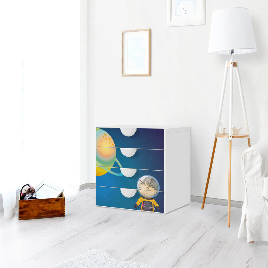 Klebefolie Young Explorer - IKEA Smastad Kommode - 4 Schubladen - Kinderzimmer