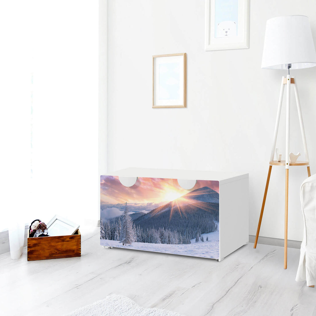 Möbelfolie Zauberhafte Winterlandschaft - IKEA Smastad Bank mit Kasten - Kinderzimmer