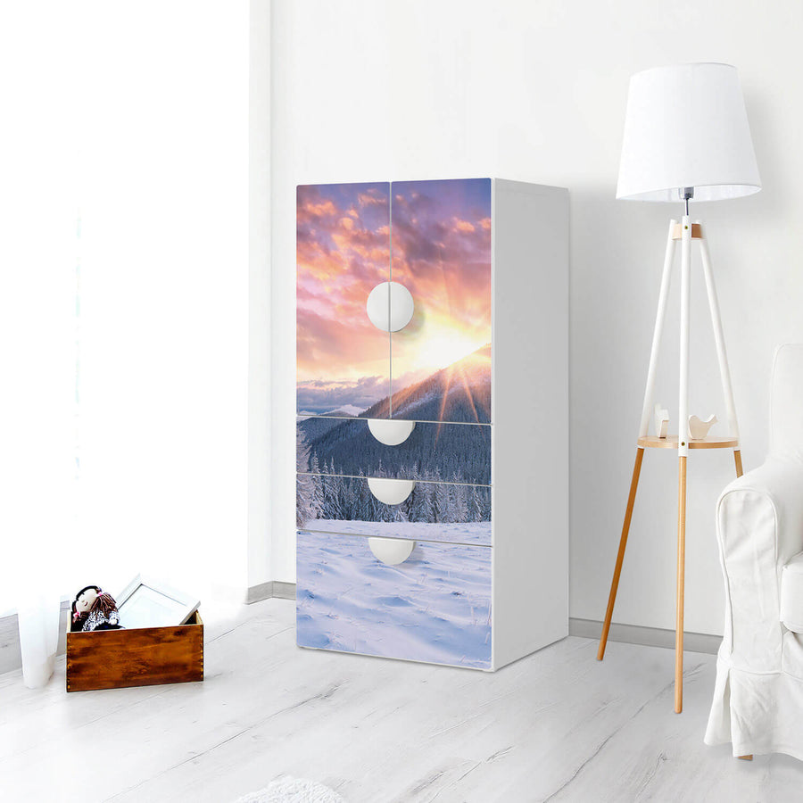 Möbelfolie Zauberhafte Winterlandschaft - IKEA Smastad kombiniert - 3 Schubladen und 2 kleine Türen - Kinderzimmer