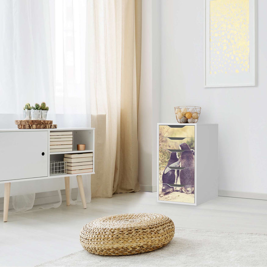 Klebefolie für Möbel Pingu Friendship - IKEA Alex 5 Schubladen - Wohnzimmer