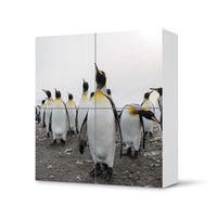 Klebefolie für Schränke Penguin Family - IKEA Besta Schrank Quadratisch 4 Türen  - weiss