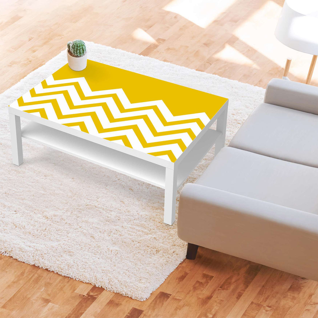 Klebefolie Gelbe Zacken - IKEA Lack Tisch 118x78 cm - Wohnzimmer