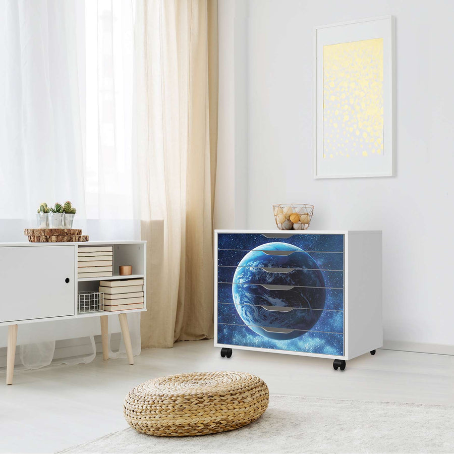 Möbelfolie Planet Blue - IKEA Alex Rollcontainer 6 Schubladen - Wohnzimmer