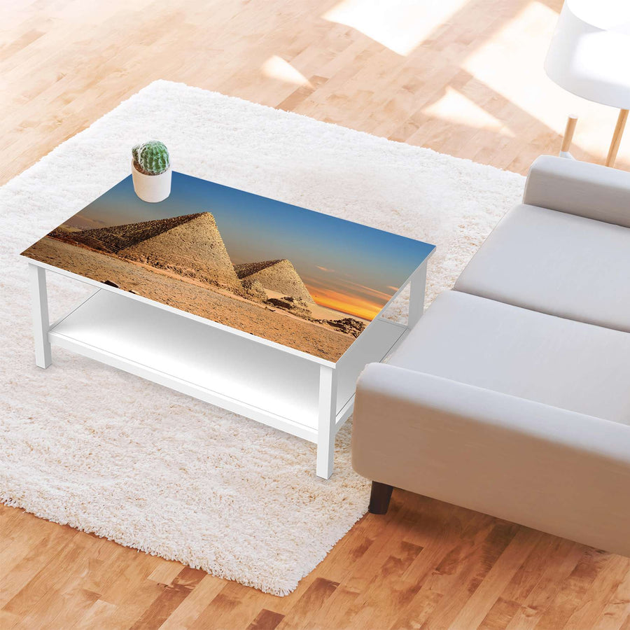 Möbelfolie Pyramids - IKEA Hemnes Couchtisch 118x75 cm - Wohnzimmer