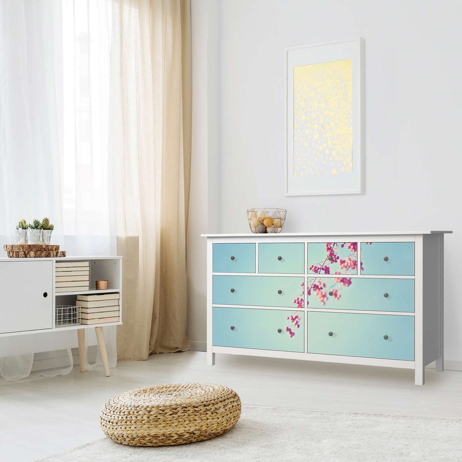 Möbelfolie Ikebana für Anfänger - IKEA Hemnes Kommode 8 Schubladen - Wohnzimmer