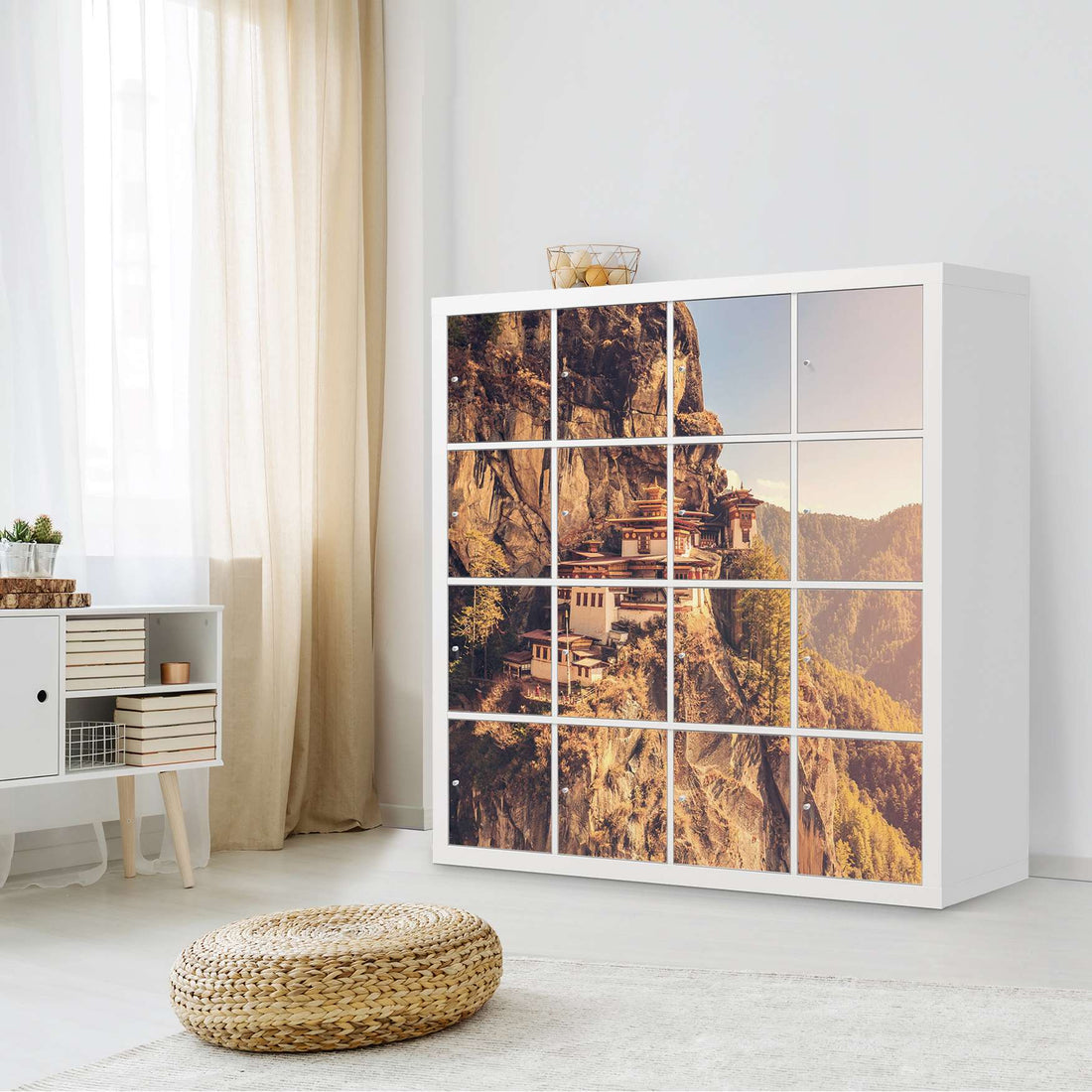Möbelfolie Bhutans Paradise - IKEA Kallax Regal 16 Türen - Wohnzimmer