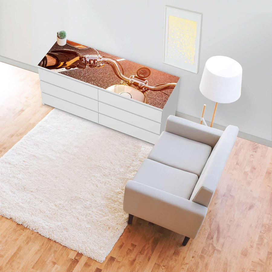 Möbelfolie Easy Rider - IKEA Malm Kommode 6 Schubladen (breit) [oben] - Wohnzimmer