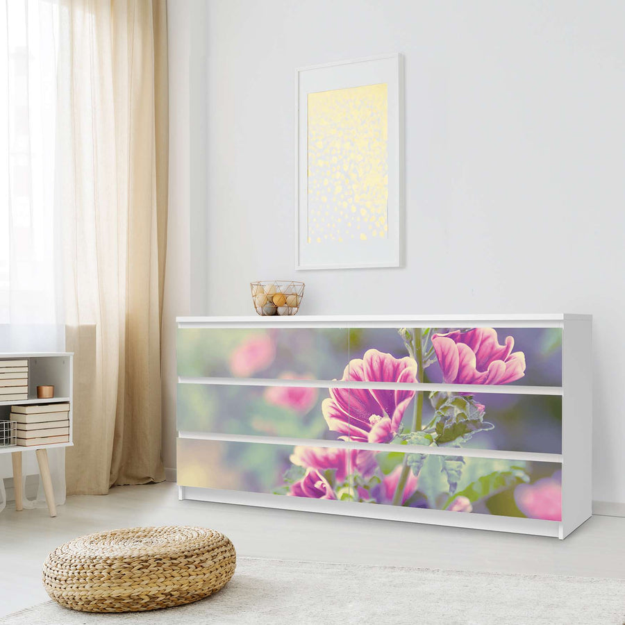 Möbelfolie Flower Gaze - IKEA Malm Kommode 6 Schubladen (breit) - Schlafzimmer