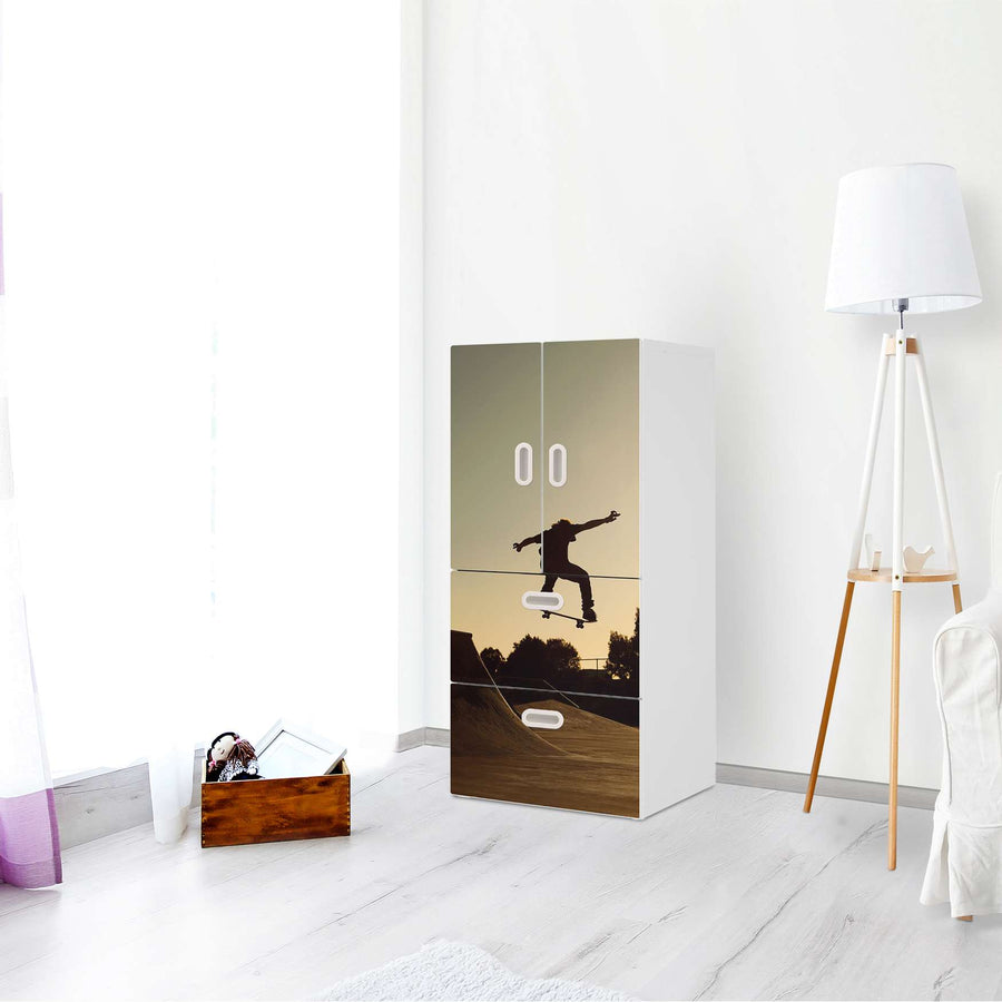 Möbelfolie Skater - IKEA Stuva / Fritids kombiniert - 2 Schubladen und 2 kleine Türen - Kinderzimmer