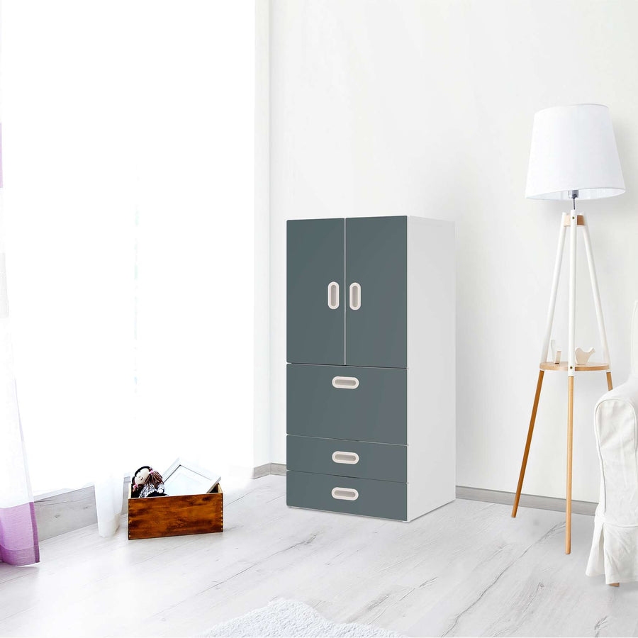 Möbelfolie Blaugrau Light - IKEA Stuva / Fritids kombiniert - 3 Schubladen und 2 kleine Türen - Kinderzimmer