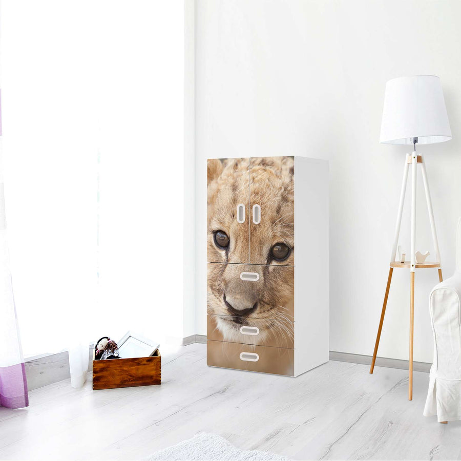 Möbelfolie Simba - IKEA Stuva / Fritids kombiniert - 3 Schubladen und 2 kleine Türen - Kinderzimmer