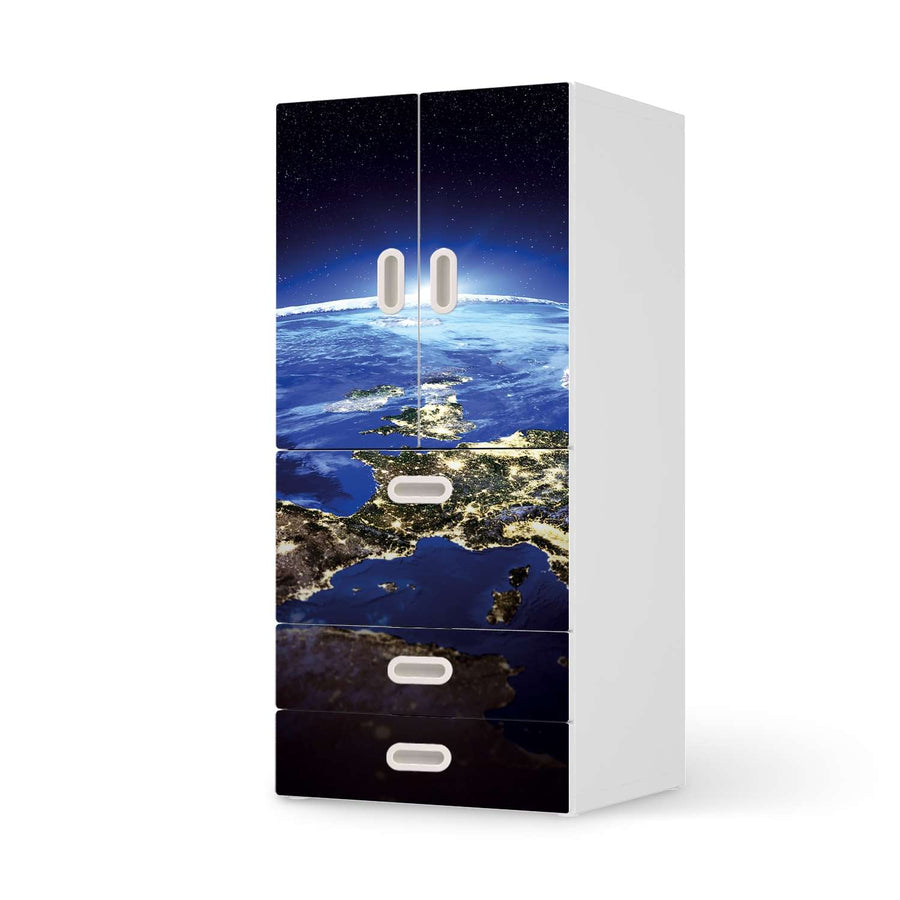 Möbelfolie Earth View - IKEA Stuva / Fritids kombiniert - 3 Schubladen und 2 kleine Türen  - weiss