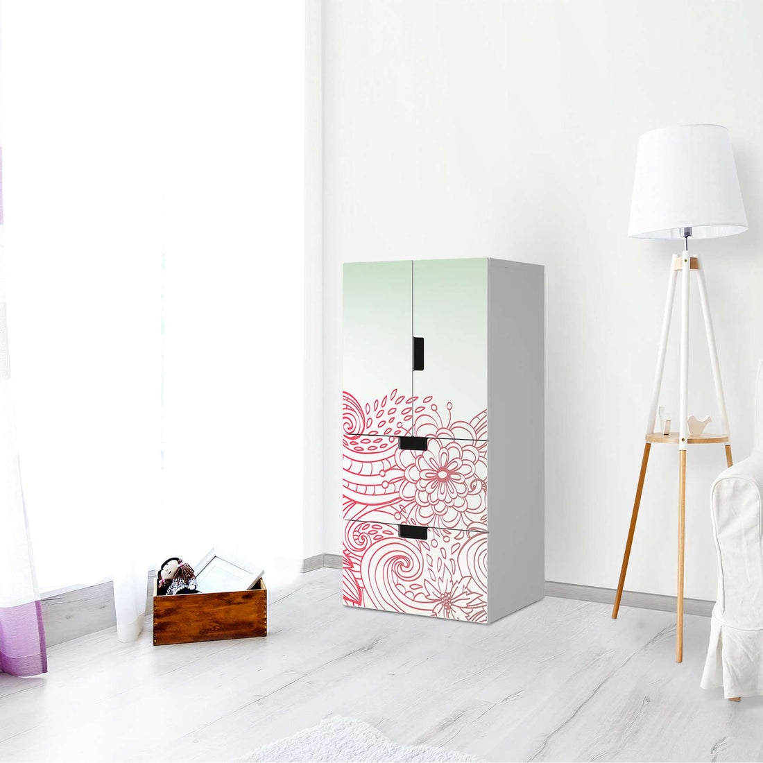 Möbelfolie Floral Doodle - IKEA Stuva kombiniert - 2 Schubladen und 2 kleine Türen - Wohnzimmer
