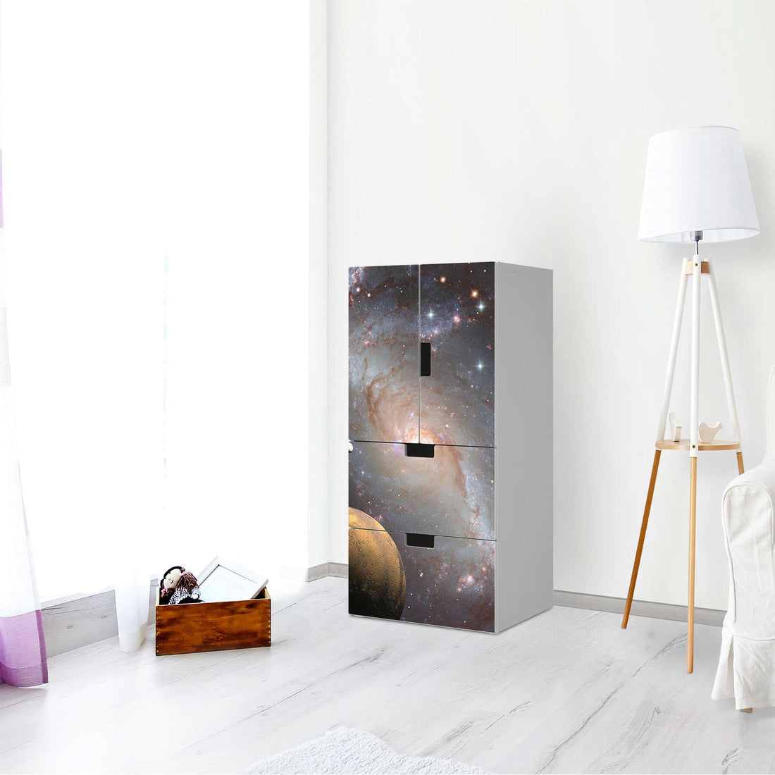 Möbelfolie Milky Way - IKEA Stuva kombiniert - 2 Schubladen und 2 kleine Türen - Wohnzimmer