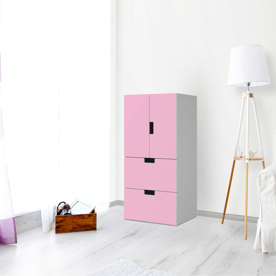 Möbelfolie Pink Light - IKEA Stuva kombiniert - 2 Schubladen und 2 kleine Türen - Wohnzimmer