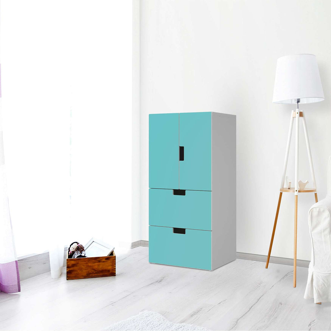 Möbelfolie Türkisgrün Light - IKEA Stuva kombiniert - 2 Schubladen und 2 kleine Türen - Wohnzimmer