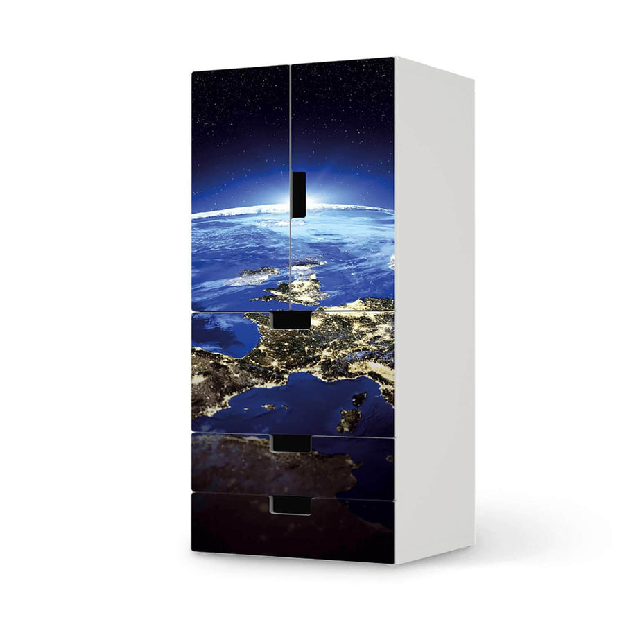 Möbelfolie Earth View - IKEA Stuva kombiniert - 3 Schubladen und 2 kleine Türen  - weiss