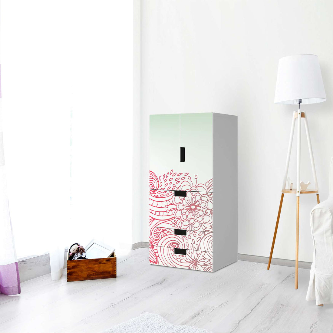 Möbelfolie Floral Doodle - IKEA Stuva kombiniert - 3 Schubladen und 2 kleine Türen - Wohnzimmer