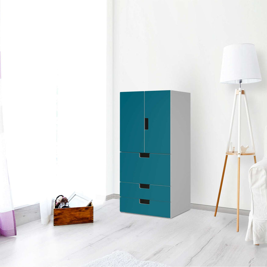 Möbelfolie Türkisgrün Dark - IKEA Stuva kombiniert - 3 Schubladen und 2 kleine Türen - Wohnzimmer