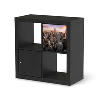 Selbstklebende Folie Big Apple - IKEA Kallax Regal 1 Türe - schwarz
