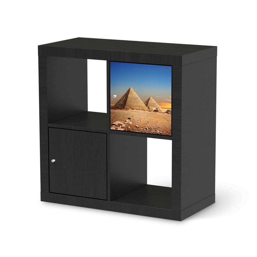 Selbstklebende Folie Pyramids - IKEA Kallax Regal 1 Türe - schwarz