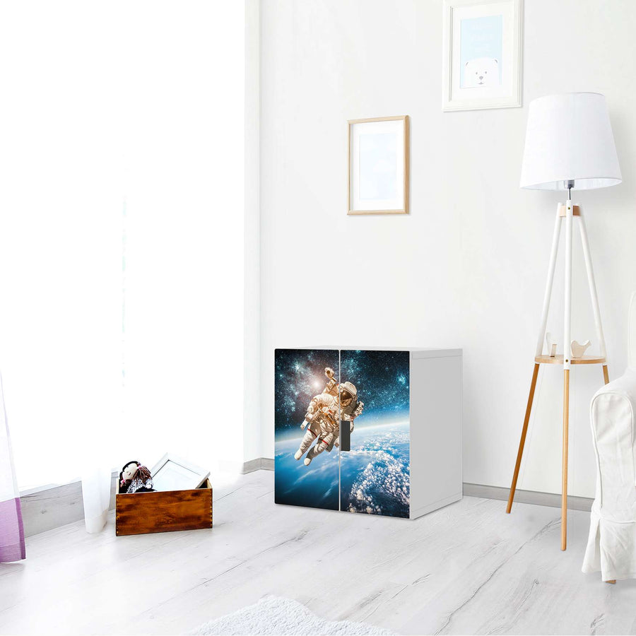 Selbstklebende Folie Outer Space - IKEA Stuva Schrank - 2 kleine Türen - Wohnzimmer