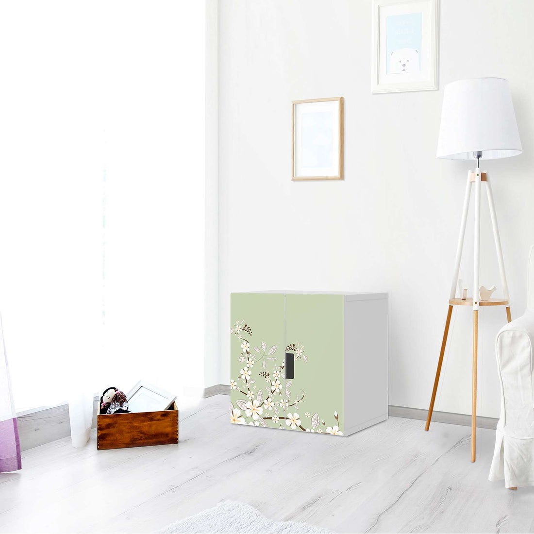 Selbstklebende Folie White Blossoms - IKEA Stuva Schrank - 2 kleine Türen - Wohnzimmer